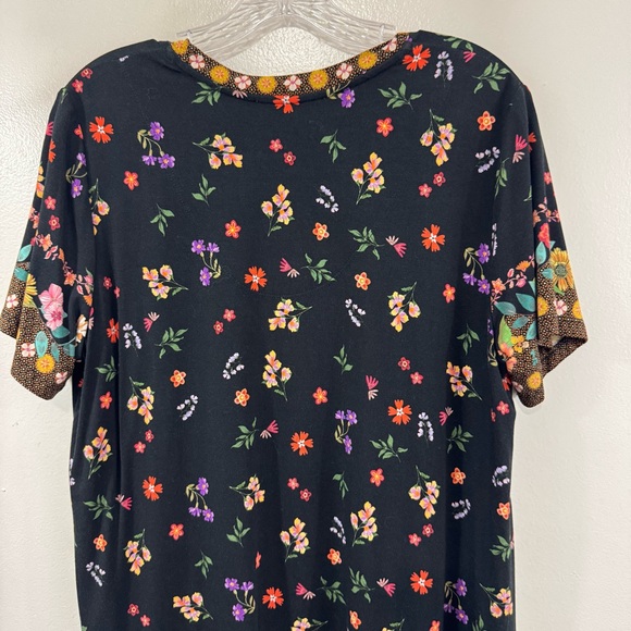 Johnny Was The Janie Favorite Short Sleeve V Neck Swing Tee Floral Black Shirt - Picture 6 of 12